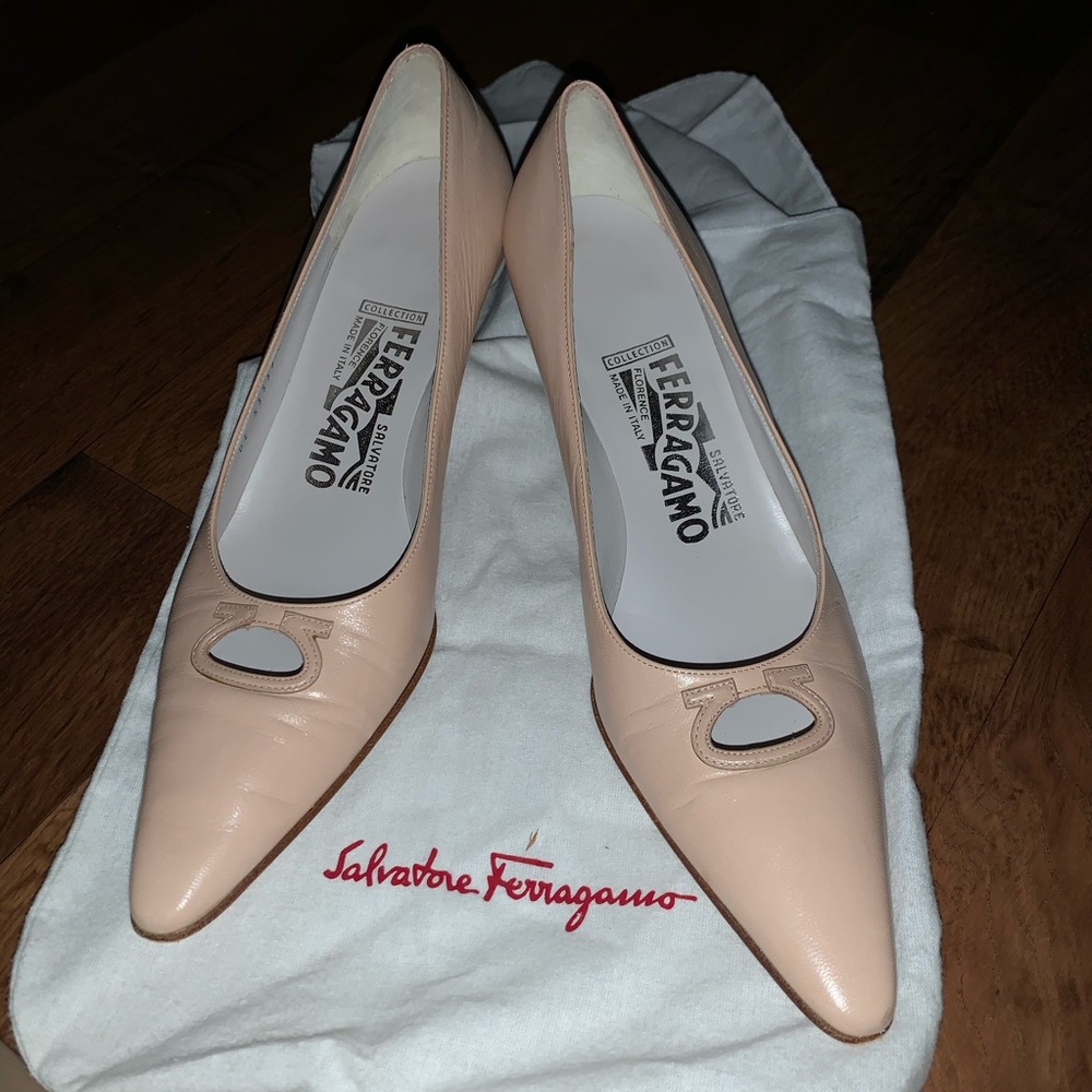 💯 AUTH SALVATORE FERRAGAMO PUMPS 6.5/7